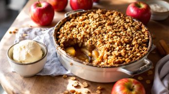 découvrez notre recette de crumble aux pommes sans gluten : une version gourmande, légère et facile à réaliser qui plaira à tous, même aux intolérants au gluten. savourez un dessert sain et plein de saveurs !
