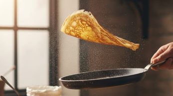 La méthode infaillible pour une pâte à crêpes sans aucun grumeau Et délicieuses